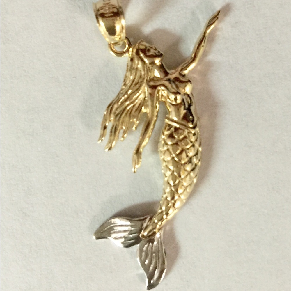 - 14k solid gold Hawaiian mermaid pendant